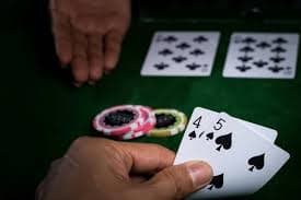 Người chơi xem kết quả thắng bóng đá và cầu lông trên điện thoại tại 888win